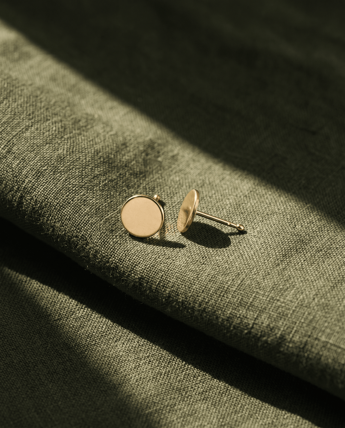 Circle Stud Earrings - Barberry & Lace