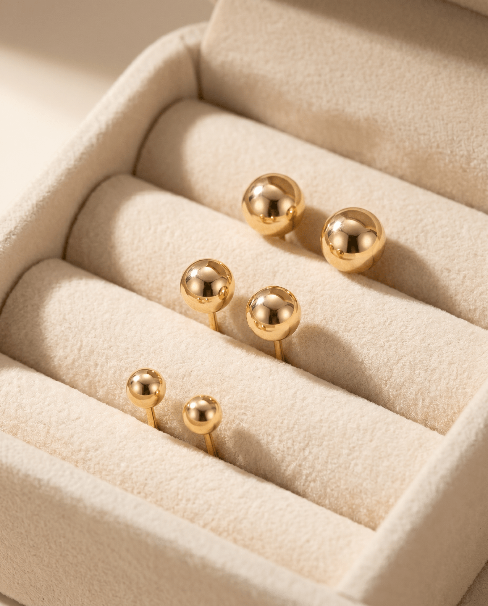 Ball Stud Earrings - Barberry & Lace