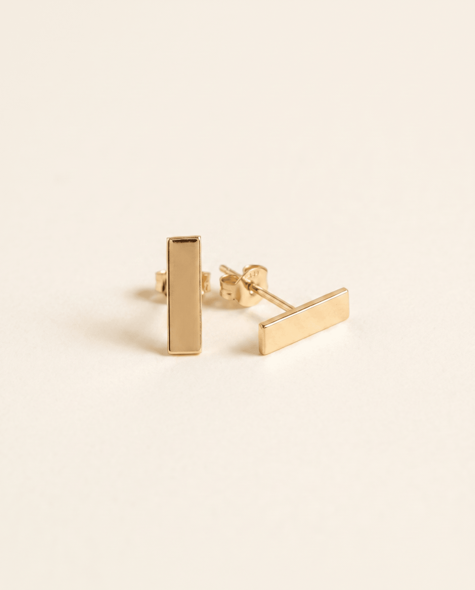 Bar Stud Earrings - Barberry & Lace
