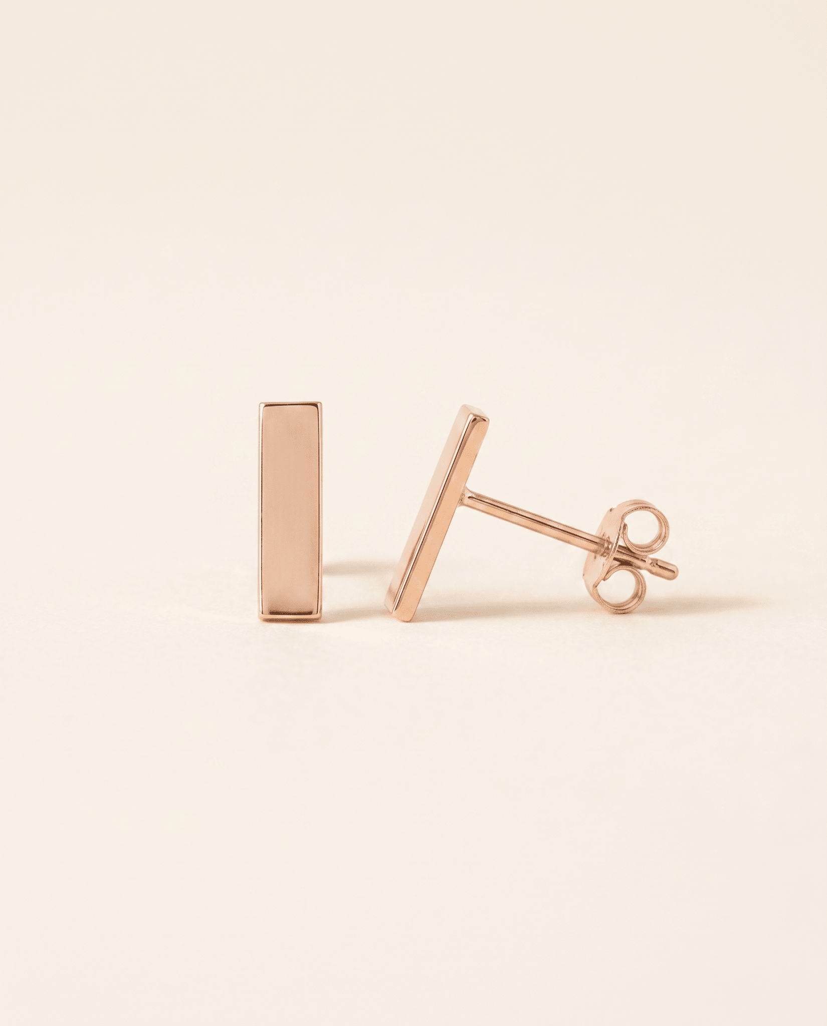 Bar Stud Earrings - Barberry & Lace