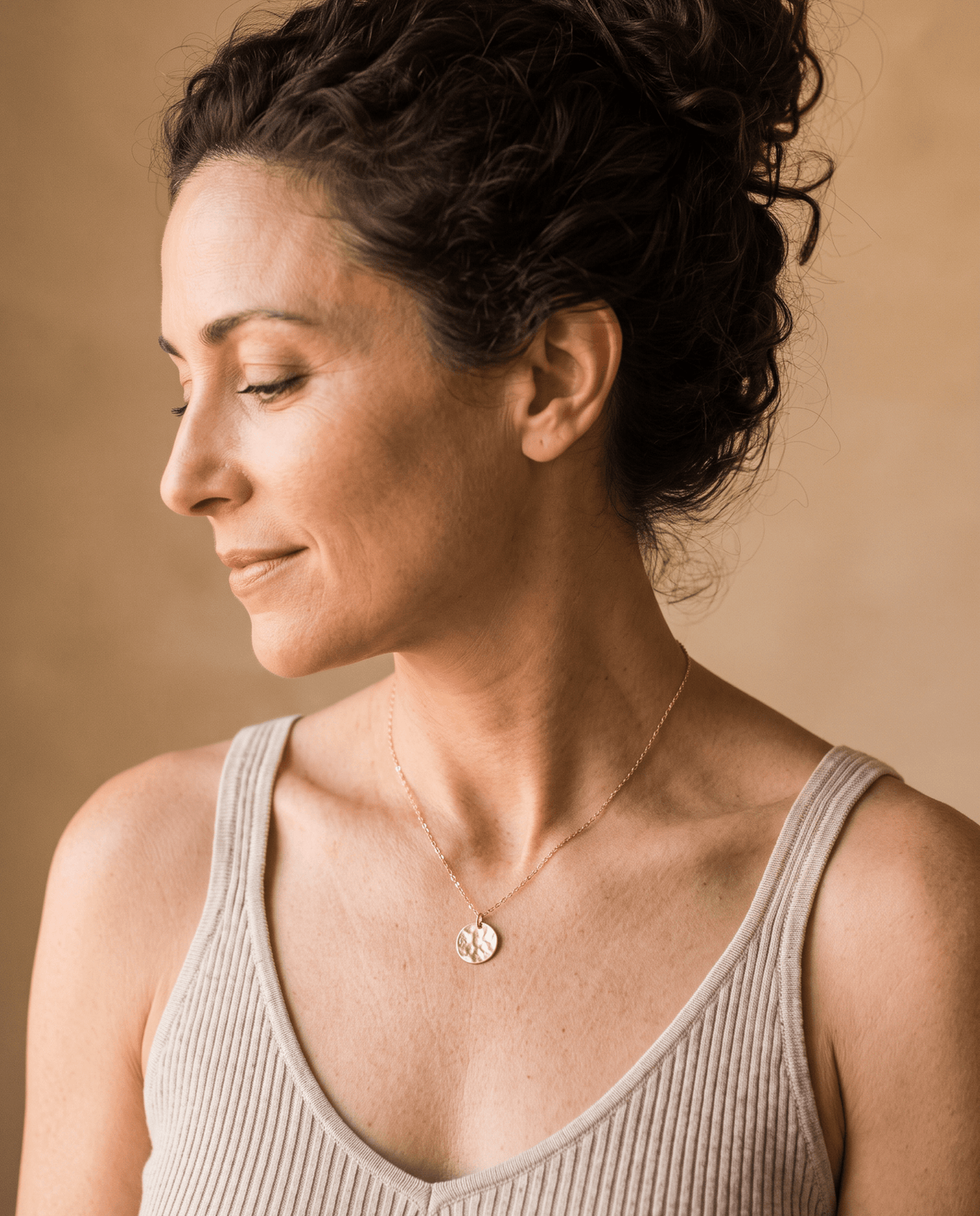 Hammered Disc Necklace - Barberry & Lace