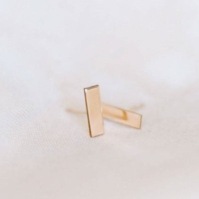 Bar Stud Earrings - Barberry & Lace