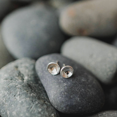 Concave Disc Stud Earrings - Barberry & Lace